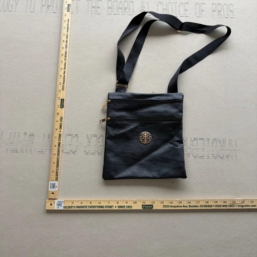 Y2K Unbranded Crossbody Bag Black Faux Leather Gold Hardware Multi-Zip Messenger